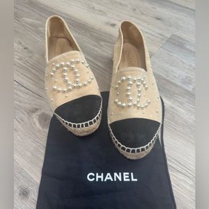 Chanel Espadrilles Nude and Black Suede with Pearls